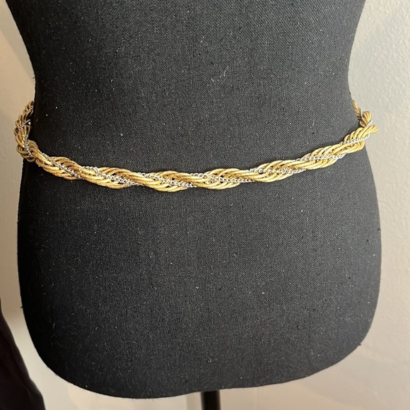 5/$25 Women’s Gold Metal Rope chain belt - Picture 4 of 5